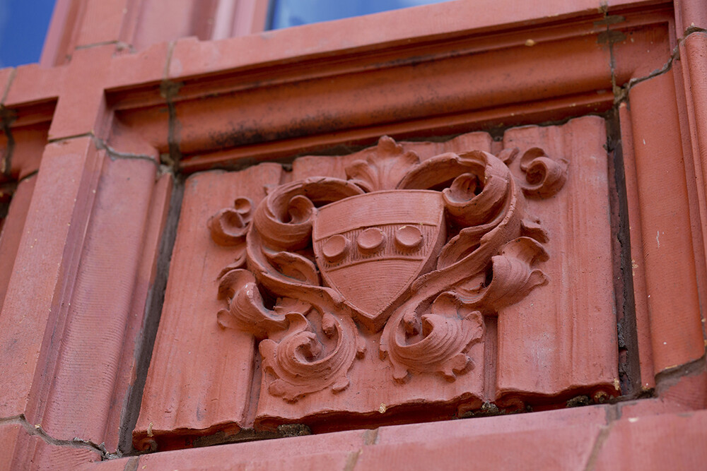 terracotta heraldry duhring wing frank furness building